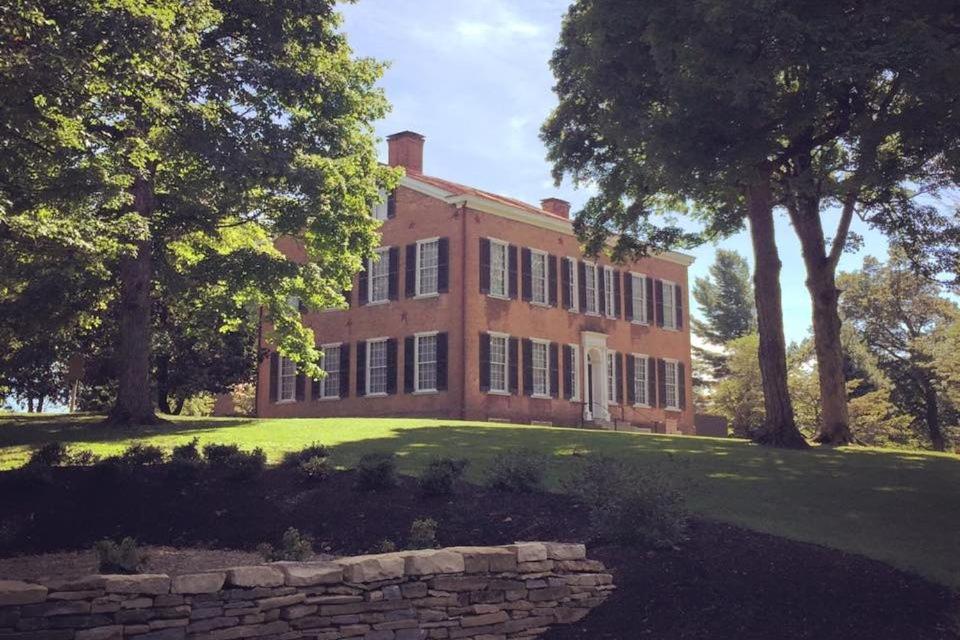 Bourbon Manor Bed & Breakfast Inn Bardstown Exterior foto