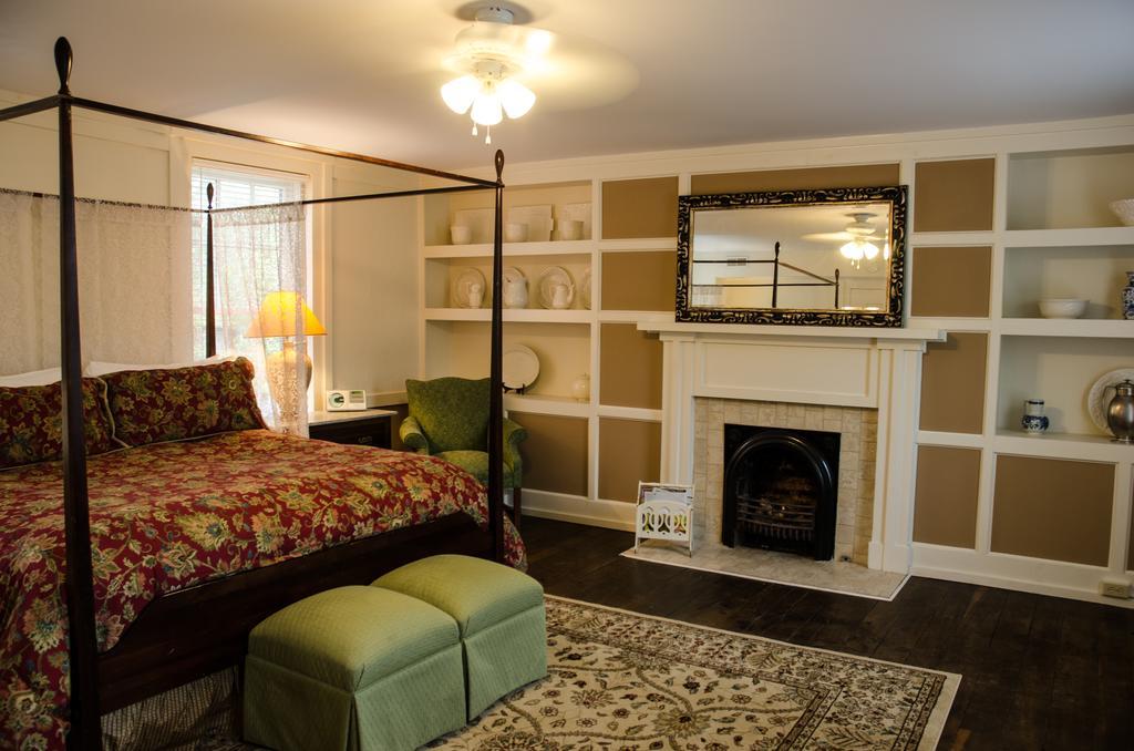 Bourbon Manor Bed & Breakfast Inn Bardstown Zimmer foto