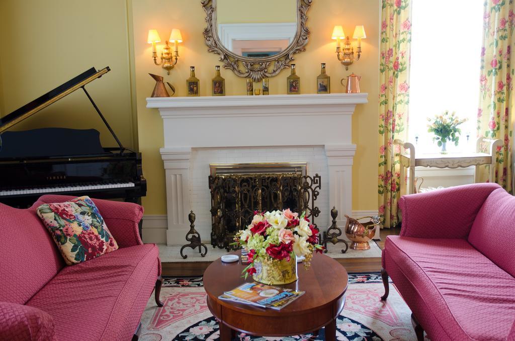 Bourbon Manor Bed & Breakfast Inn Bardstown Exterior foto